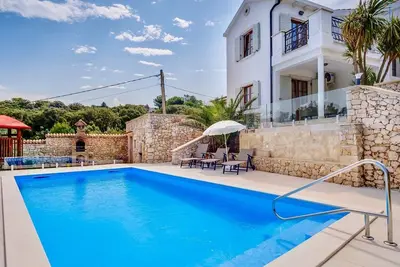Image de Villa Valerie with pool and sea view