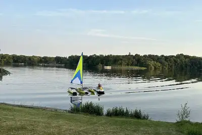 Image de Waterfront property on Crystal Lake!