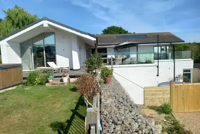 Image de Modern House With Stunning Views, hot Tub, 6 min to Beach, Outdoor Pool