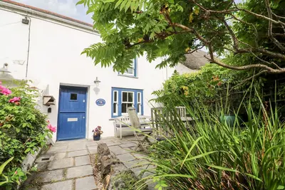 Image de Honeysuckle Cottage, pet friendly, with open fire in St Agnes