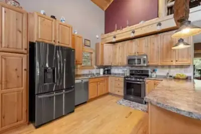 Image de Beautiful home on 5 acres with horse barn in the scenic Black Hills!
