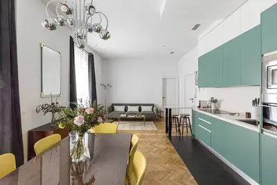 Image de Madrid Infantas Piso, prime location in Justicia Barrio.
