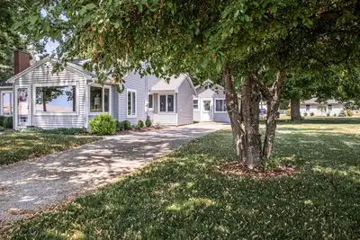 Image de Lake Haven Cottage. \nLakefront with spectacular Silver Lake Sand Dune views.