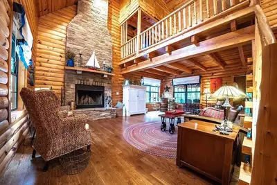 Image de Beautiful Cabin with Hot Tub 🛁 on Nolin Lake 🌊 Mammoth Caves 🌲 W\/Fireplace 🔥
