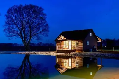 Image de Cabin D by the Pond - King bed - Swimming Pool