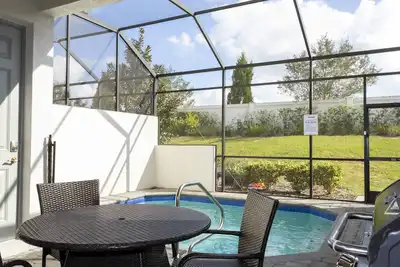 Image de Beautiful townhome w/pool close to Disney (Fet270)