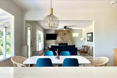 Image de Mid-Century Modern Living in Downtown Paso, Outstanding 360 Degree View of City!