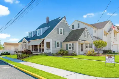 Image de Beachside And Lakeside at the same time!