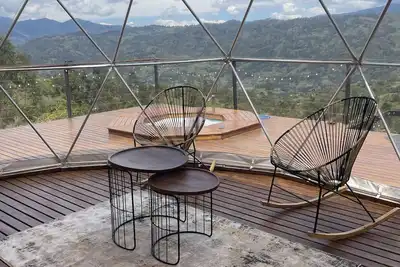 Image de Lujoso Glamping Domo con Jacuzzi y Vista a las Montañanas