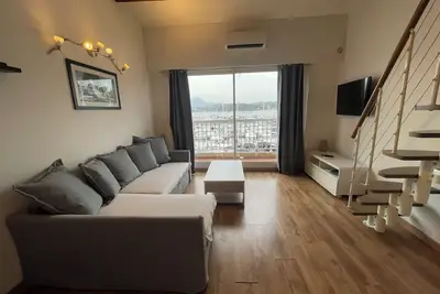 Image de Appartement climatisé sur le port et plage des oursinières.