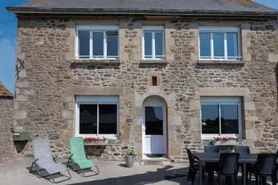 Image de Gîtes Ti Tud-Kozh à Pluduno, côtes d'Armor, Bretagne. <br>Location \"Le Guébriand\"