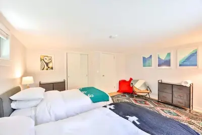 Image de Spectacular Modern Farmhouse - Town, Hike & Swim