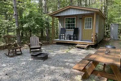 Image de Blue Moon - Romantic - Off Grid - Wine Trail Cabin - Pet Friendly! 4 Seasons