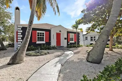 Image de Spacious 3br/2ba Cottage Steps to Water & Downtown