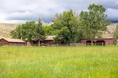 Image de New listing - Three bedroom home between Cody and the East Gate to Yellowstone