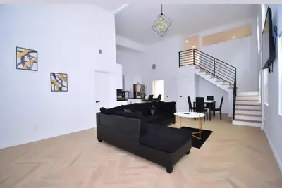 Image de Atlanta's Newest Modern Smart Home