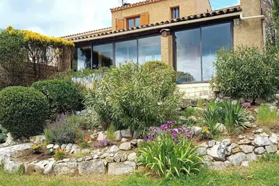Image de Maison Familiale Avec Grand Jardin
