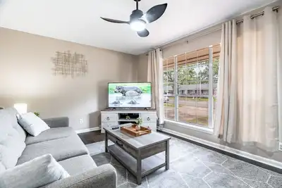 Image de 3br Spacious & Fully Fenced Home