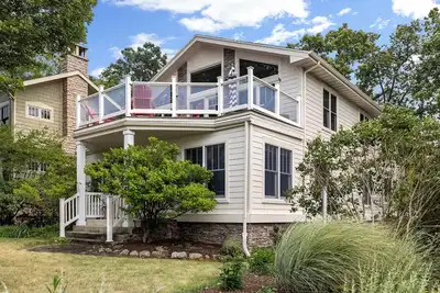 Image de Steps to the Beach! Luxury Family Retreat with Lily Pad and Golf Cart!