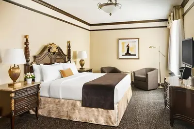 Image de Family Retreat! 3 Exquisite Units, Bar/Lounge, Near Sony Imax Theatre