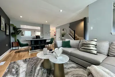 Image de Tranquil 2br w. Office Work Space & Private Patio