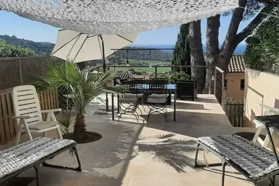 Image de A 15 min de St-Tropez, maison avec belle terrasse plein sud vue mer, wifi, calme