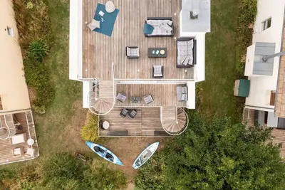 Image de Calm Waters - Hm95 - Hot Tub - Lakeside Spa Property