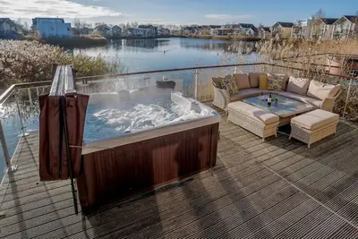 Image de Wren Lodge - Hm11 - Hot Tub -Lakeside Spa Property