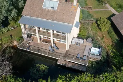 Image de Garden Villa - Cw70 - Hot Tub - Lakeside Spa