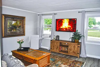 Image de 2 bedroom with queen sofa sleeper