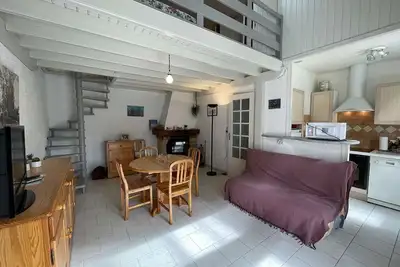 Image de Maison 3 pièces avec mezzanine, proche plage et forêt, 6 couchages, parking, terrasse aménagée