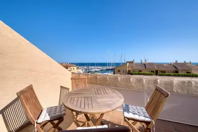 Image de Appartement 'Blue Greenwich Port' avec piscine partagée, Wi-Fi et climatisation