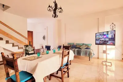 Image de [Beach Front] on three floors with garden