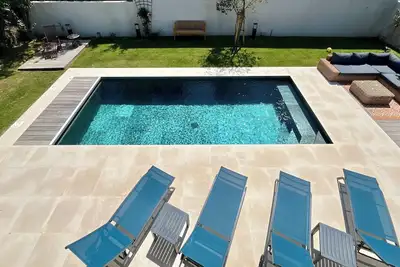 Image de Maison d 'architecte 150 m de la plage de Pontaillac