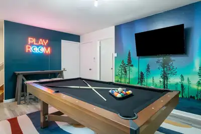 Image de 5br Modern Poconos Game House, Hot Tub, Fire Pit! \n