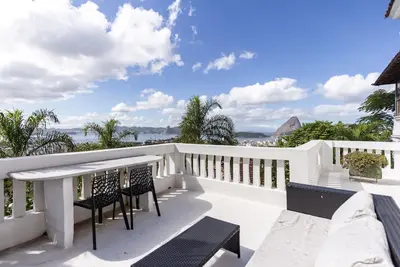 Image de Harbourside Villa, Us250 day, Entire house, Spectacular Sea views, Bbq, Starlink