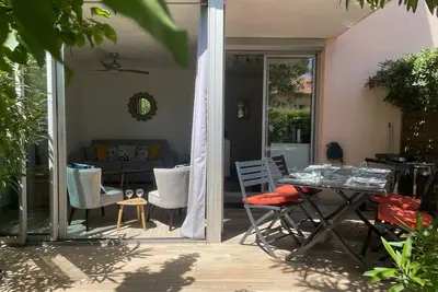 Image de Appartement rénové avec jardin à 5 min de la plage - 4 pers, garage inclus