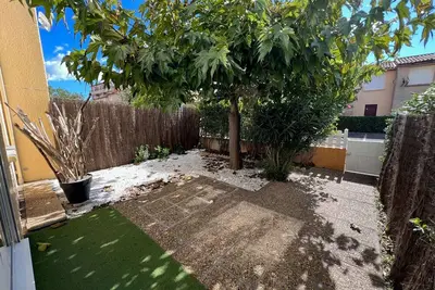 Image de Charmant T2 avec Jardinet, Parking Privé, à 150m de la Plage – Sud, 4 Pers.