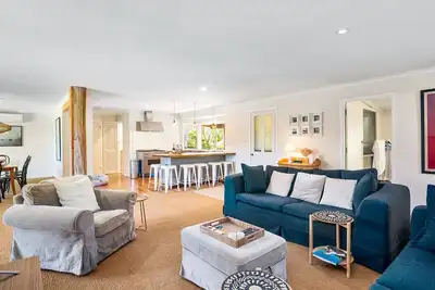Image de 'The Love Shack' Pet-Friendly Beach Bungalow