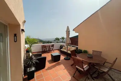 Image de Ático con Gran y Soleada Terraza en Alhaurín Golf
