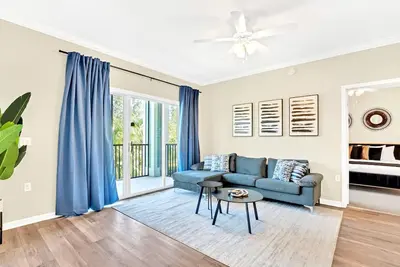 Image de Upstay - Pet-Friendly Condo w Pool, Hot Tub, Games