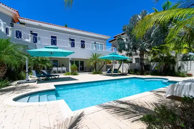 Image de Ocean and sunset views * Private Pool * Bbq!