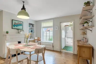 Image de Pass the Keys | Stunning Georgian Cottage In The City