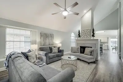 Image de Lovely Lewisville great location minutes to Denton, Flower Mound, & The Colony!