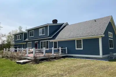 Mountain view home with large yard, lovely deck, pool table & fireplace