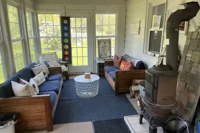 Image de Lotus-flower family and pet friendly  farmhouse