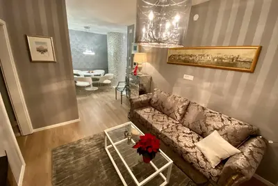 Image de Top Location, Stylish Apartment, City Center, Nearby Parking, Bus\/train Station