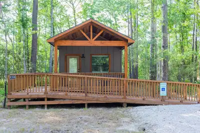 Image de A Cozy Ada Accessible Getaway Right on the Water, Two Creeks Crossing Resort