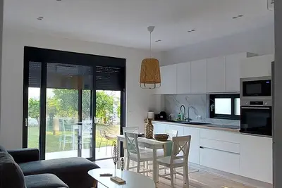 Stylish 2-bedroom apartment. Ideal for a family of 4 or 5; or for two couples.