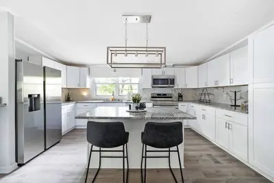 Image de Hillside Lkn - Lakefront - Priv Dock, Family Fun - Lake Norman Vacation Rental
